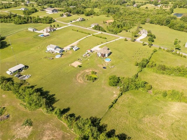 15635 Lovers Lane, Excelsior Springs, MO 64024