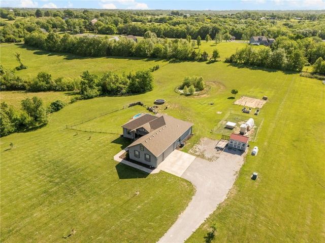 15635 Lovers Lane, Excelsior Springs, MO 64024