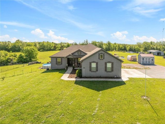 15635 Lovers Lane, Excelsior Springs, MO 64024