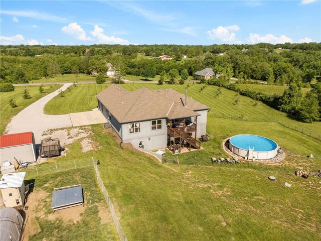 15635 Lovers Lane, Excelsior Springs, MO 64024