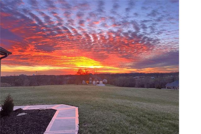15635 Lovers Lane, Excelsior Springs, MO 64024
