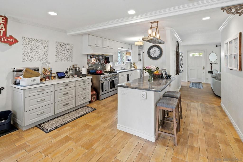 Image 15 of property listing at 649 I, Coronado, CA 92118
