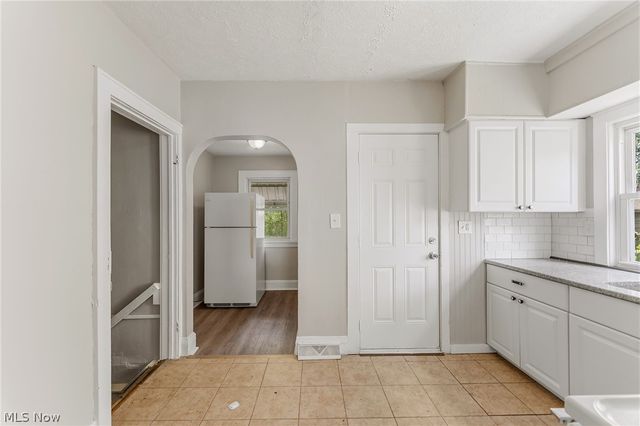 974 Lovers Lane, Akron, OH 44306