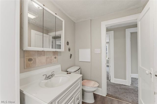 974 Lovers Lane, Akron, OH 44306