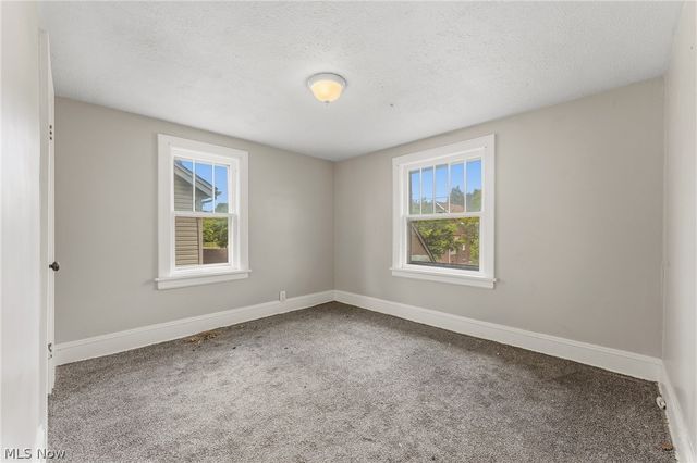 974 Lovers Lane, Akron, OH 44306