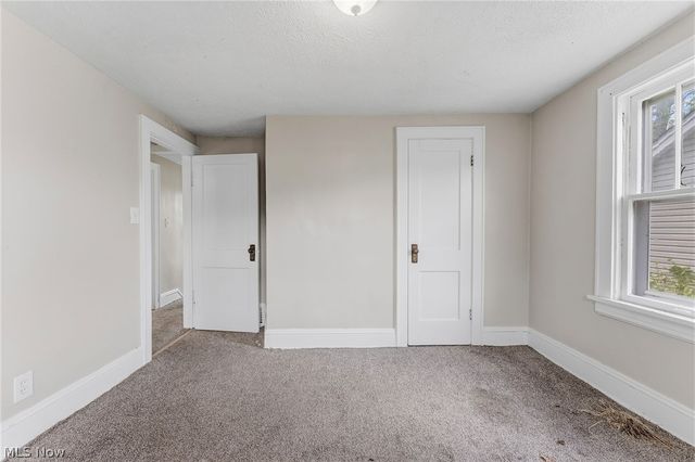 974 Lovers Lane, Akron, OH 44306