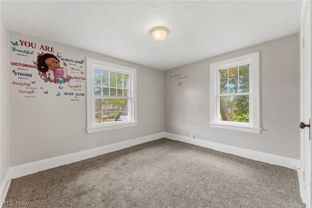 974 Lovers Lane, Akron, OH 44306