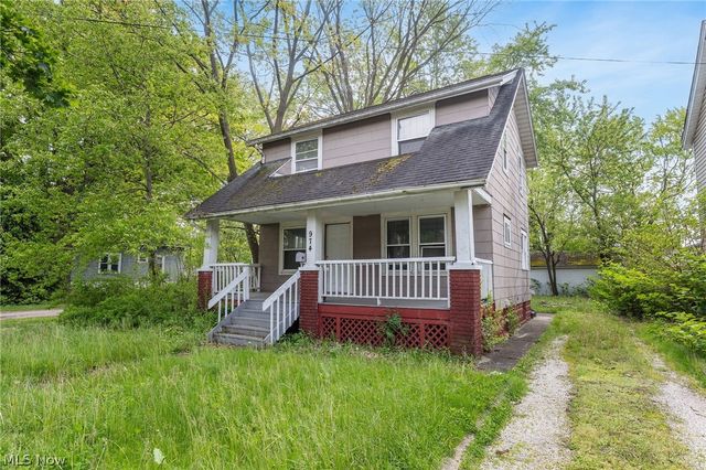 974 Lovers Lane, Akron, OH 44306