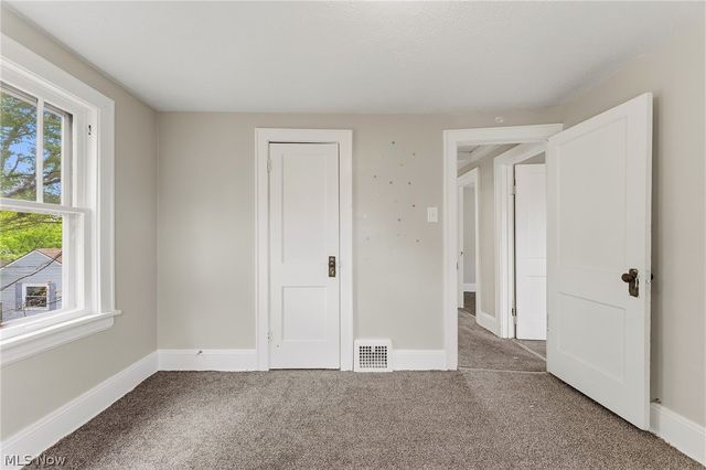 974 Lovers Lane, Akron, OH 44306