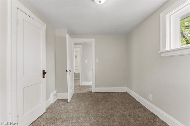 974 Lovers Lane, Akron, OH 44306
