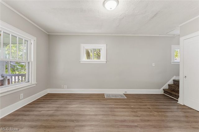 974 Lovers Lane, Akron, OH 44306