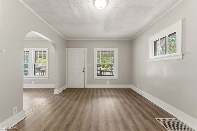 974 Lovers Lane, Akron, OH 44306