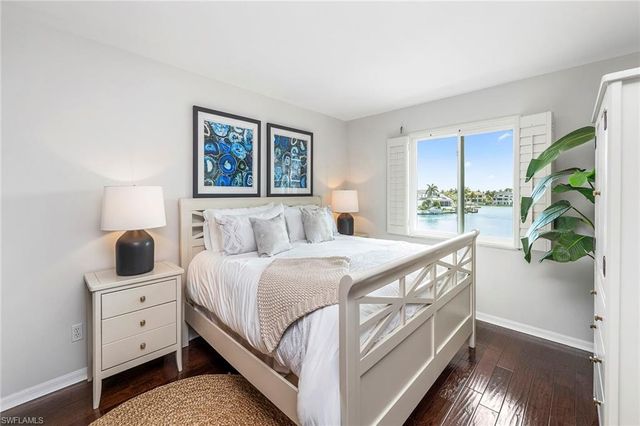 10682 Gulf Shore DR C305, Naples, FL 34108