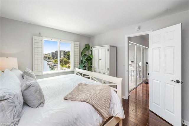 10682 Gulf Shore DR C305, Naples, FL 34108