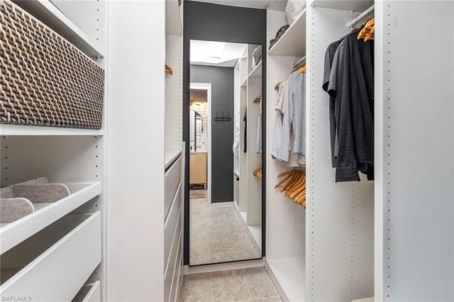 10682 Gulf Shore DR C305, Naples, FL 34108