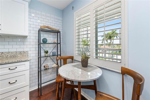 10682 Gulf Shore DR C305, Naples, FL 34108