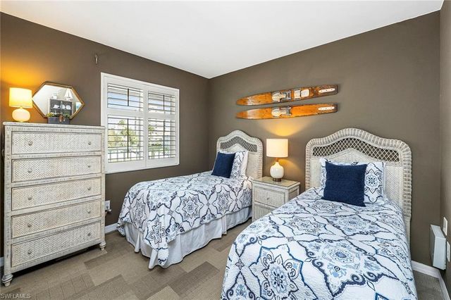 10682 Gulf Shore DR C305, Naples, FL 34108