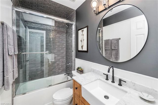 10682 Gulf Shore DR C305, Naples, FL 34108