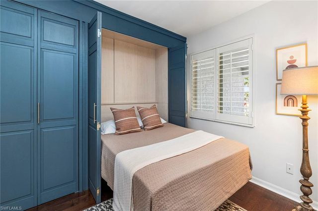 10682 Gulf Shore DR C305, Naples, FL 34108