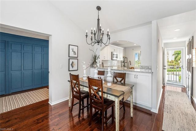 10682 Gulf Shore DR C305, Naples, FL 34108