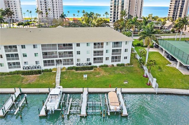 10682 Gulf Shore DR C305, Naples, FL 34108