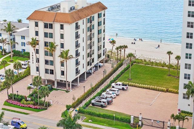 10682 Gulf Shore DR C305, Naples, FL 34108