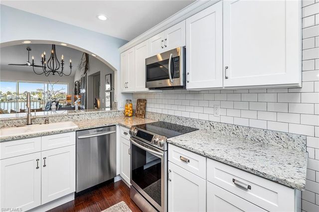 10682 Gulf Shore DR C305, Naples, FL 34108