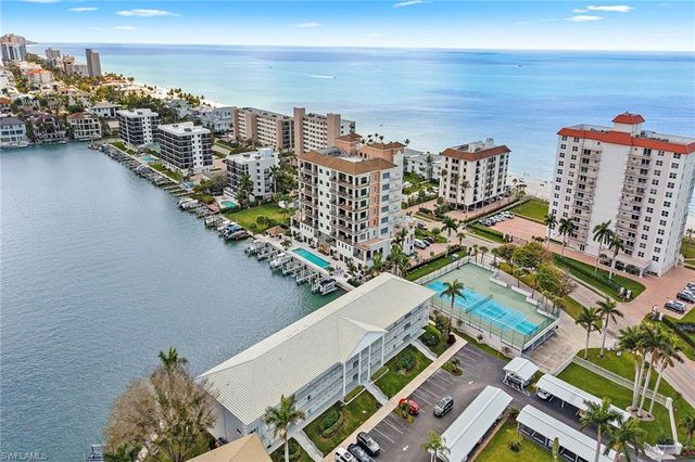 10682 Gulf Shore DR C305, Naples, FL 34108