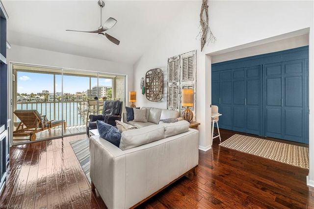 10682 Gulf Shore DR C305, Naples, FL 34108