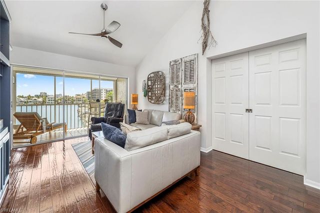 10682 Gulf Shore DR C305, Naples, FL 34108