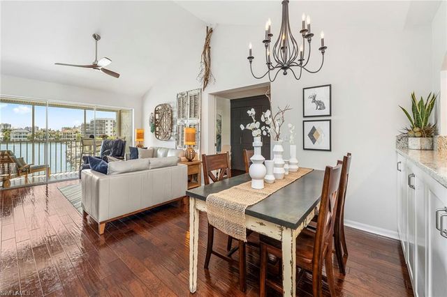 10682 Gulf Shore DR C305, Naples, FL 34108