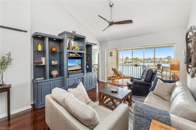 10682 Gulf Shore DR C305, Naples, FL 34108