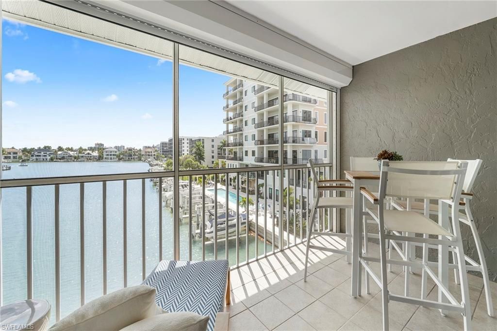 10682 Gulf Shore DR C305, Naples, FL 34108