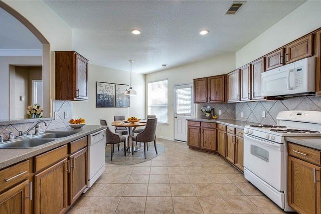 9907 Valance Way, Conroe, TX 77385