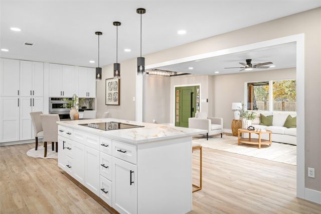 1513 S Lee Street, Alvin, TX 77511