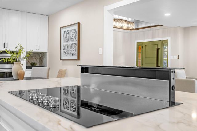 1513 S Lee Street, Alvin, TX 77511