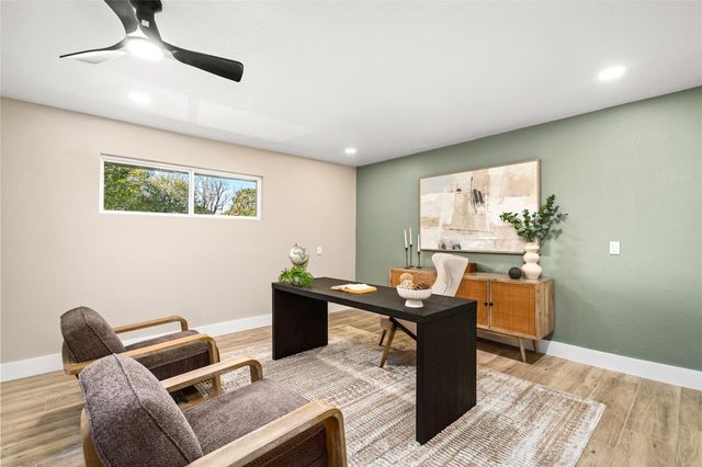 1513 S Lee Street, Alvin, TX 77511