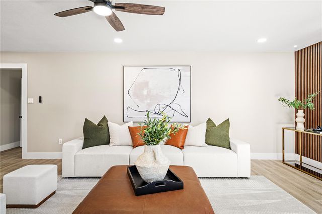 1513 S Lee Street, Alvin, TX 77511