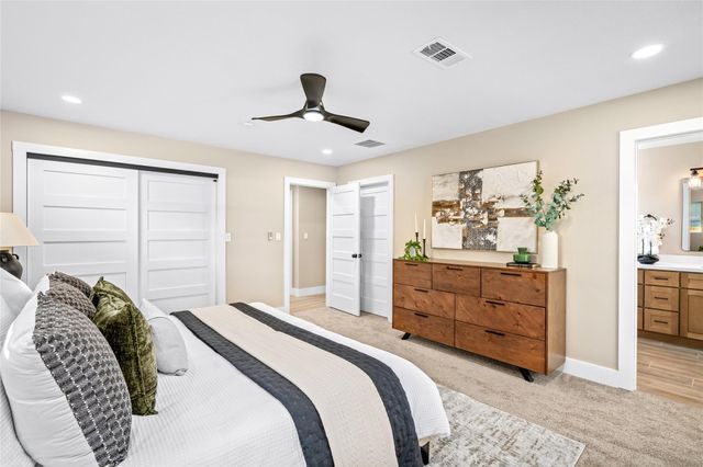 1513 S Lee Street, Alvin, TX 77511