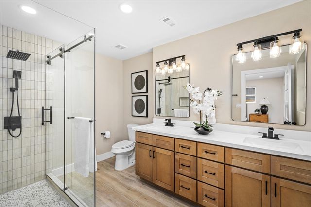 1513 S Lee Street, Alvin, TX 77511