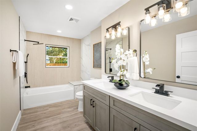 1513 S Lee Street, Alvin, TX 77511