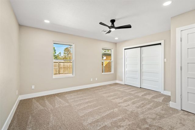 1513 S Lee Street, Alvin, TX 77511