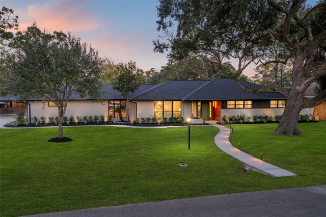 1513 S Lee Street, Alvin, TX 77511