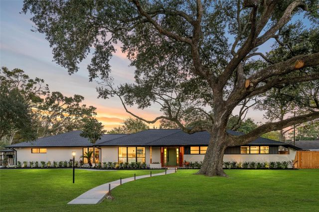 1513 S Lee Street, Alvin, TX 77511