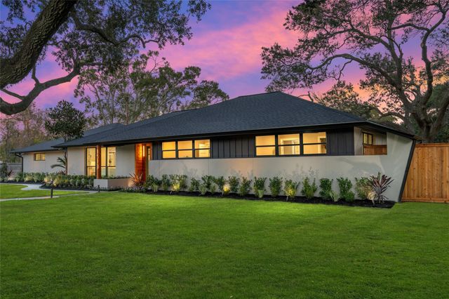 1513 S Lee Street, Alvin, TX 77511