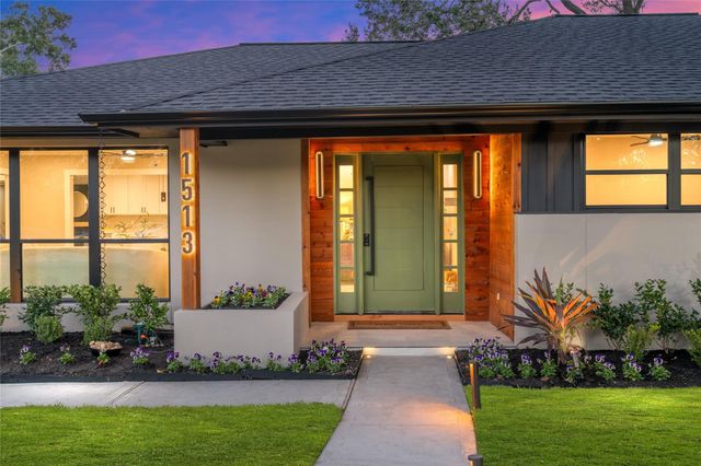 1513 S Lee Street, Alvin, TX 77511