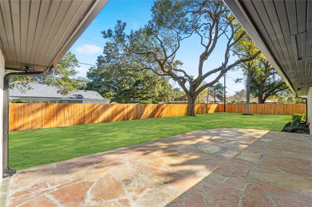 1513 S Lee Street, Alvin, TX 77511