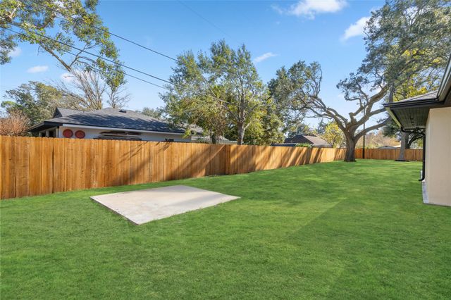 1513 S Lee Street, Alvin, TX 77511