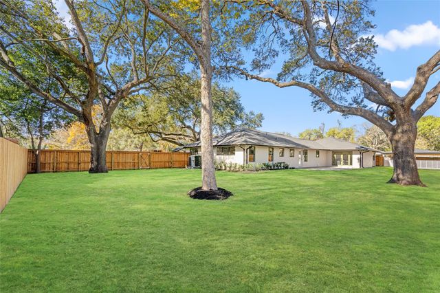 1513 S Lee Street, Alvin, TX 77511