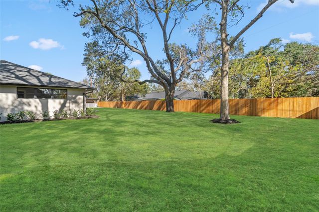 1513 S Lee Street, Alvin, TX 77511